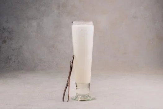 vanilla milkshake creamy thick dessert drink